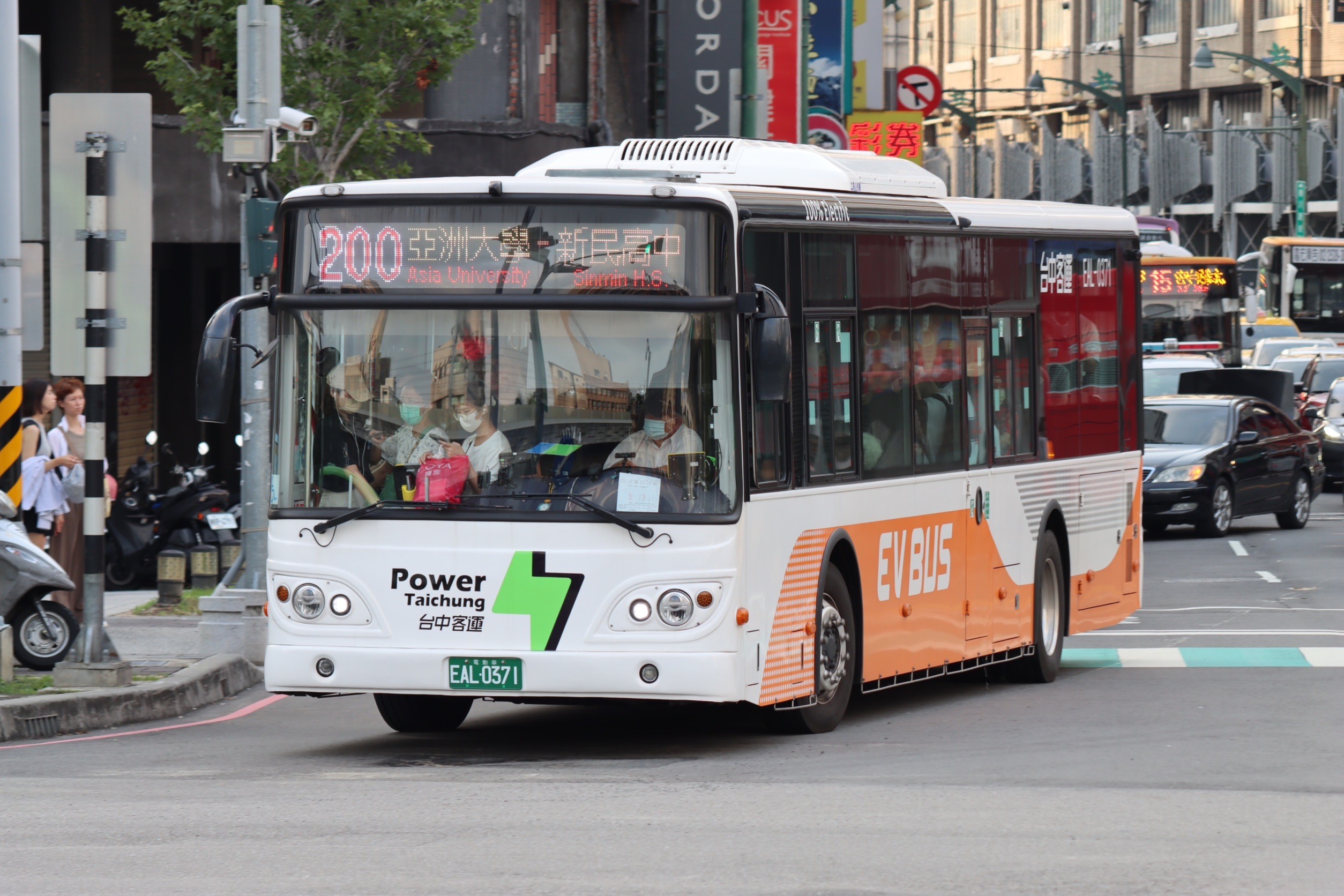 台中市公車營運成本及運價調整後-差額由市府吸收-不影響民眾乘車權益