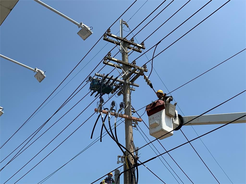 台電第一時間赴現場搶修圖經濟部提供