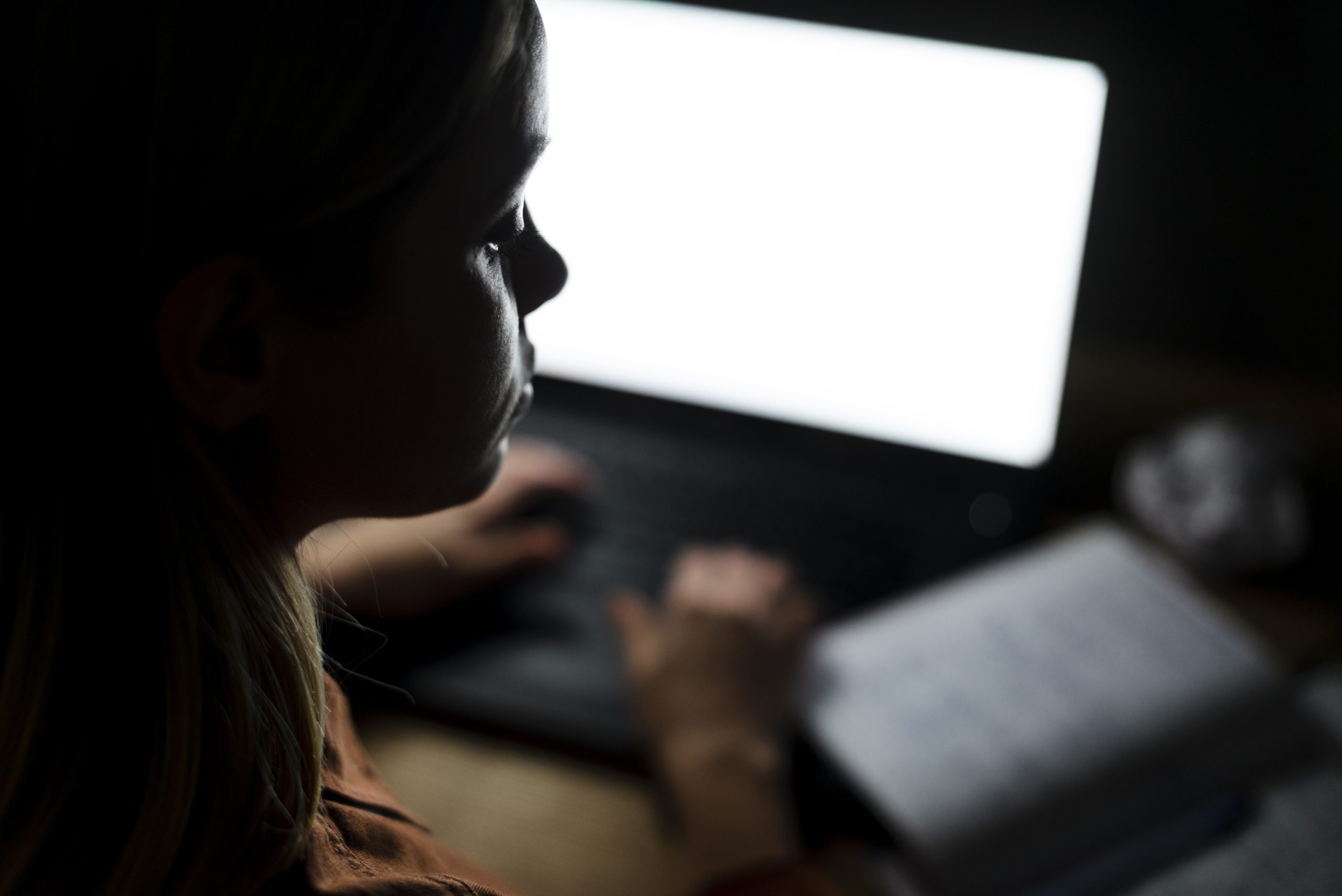 close-up-view-woman-with-defocused-desk