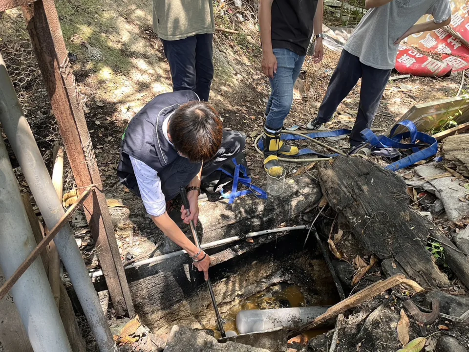 桃園區南崁溪畔某團膳業者多次將含油污廢水排放至南崁溪中影響南崁溪水質圖環保局提供